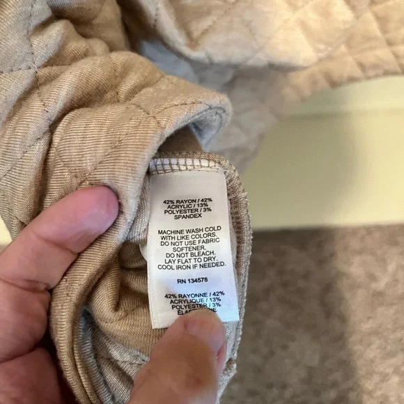 Vineyard Vines Quilted Tan Shacket - Picture 5 of 6